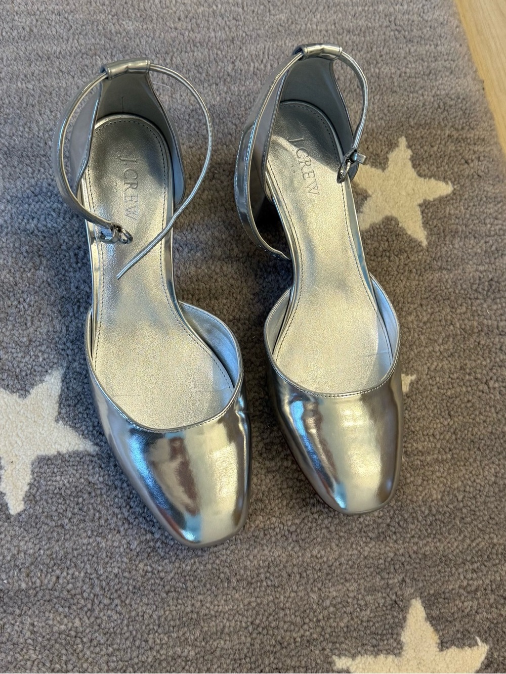 J CREW Ankle strap heels in Silver Mirror
Size 9.5 M - Picture 2 of 13